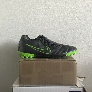 Nike 5 Bomba Pro Turf Soccer Shoes